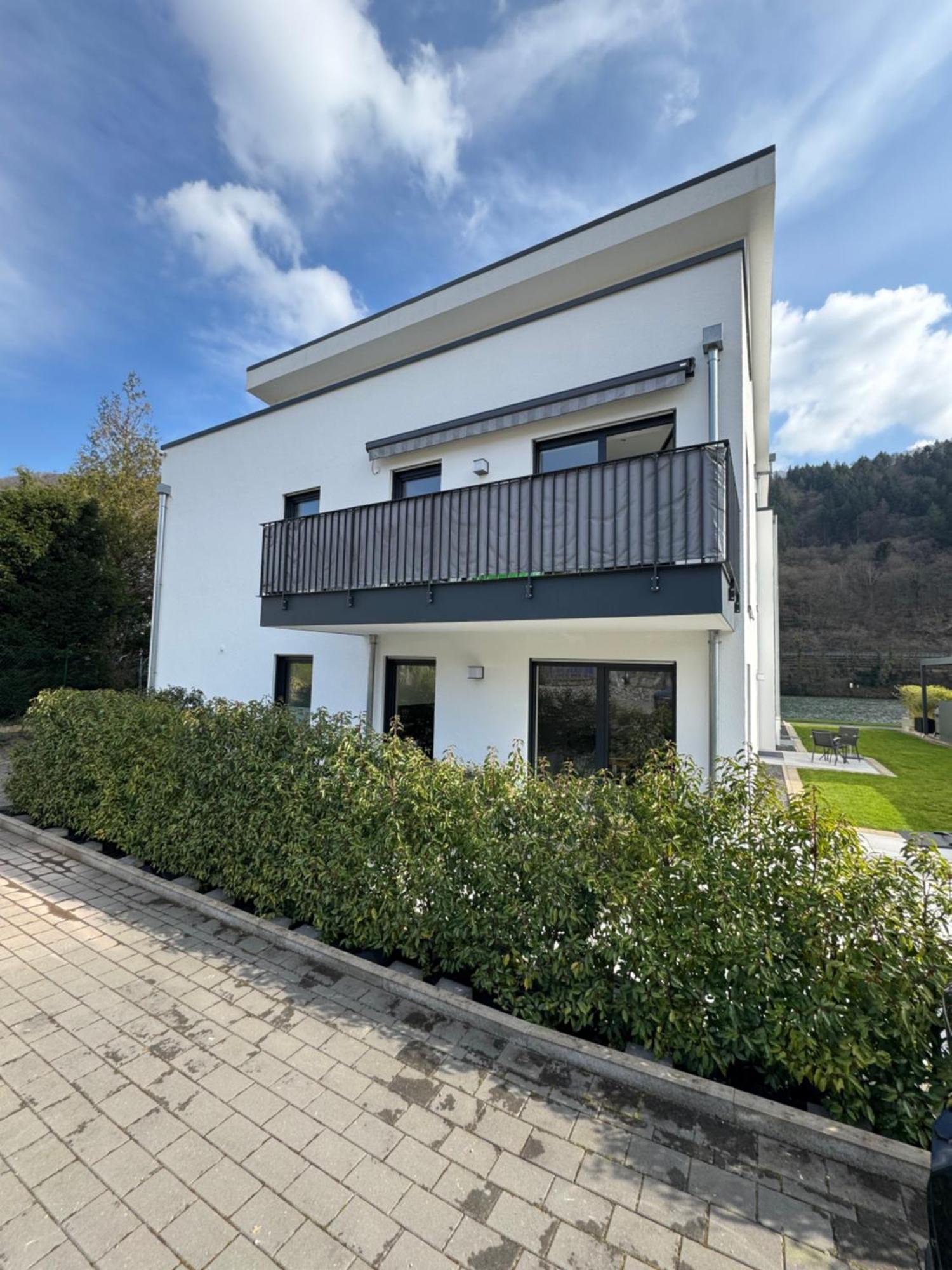 "Auslese 54" -Direkt Am Moselufer- Gaestezimmer & Ferienwohnung Трабен-Трарбах Экстерьер фото