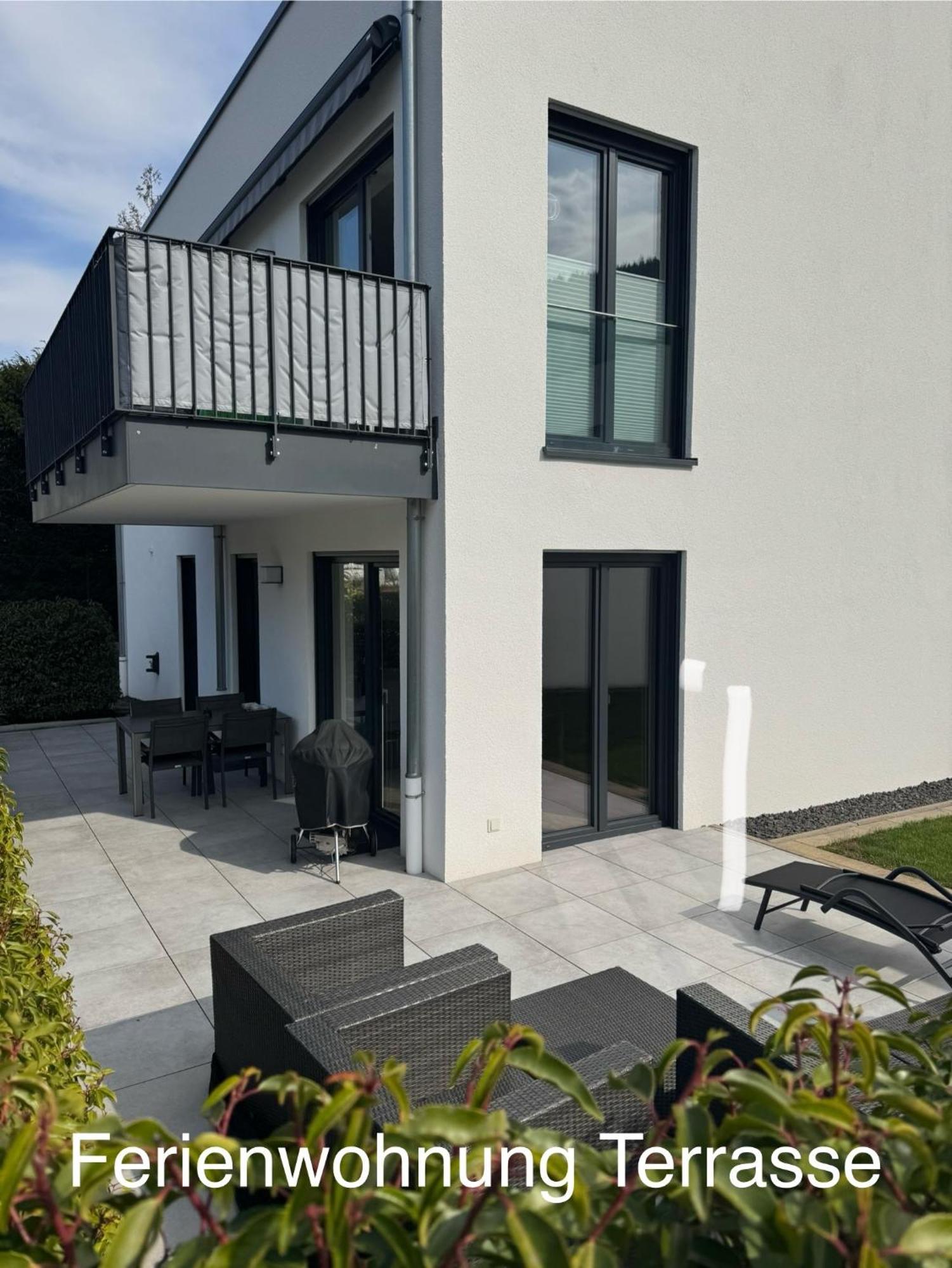 "Auslese 54" -Direkt Am Moselufer- Gaestezimmer & Ferienwohnung Трабен-Трарбах Экстерьер фото